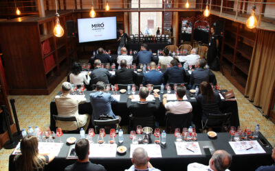 Reforcem els llaços entre Miró Vermouth i Grupo La Navarra en un seminari a Reus