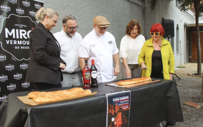 Miró Vermouth y Forn Sistaré iluminan Reus con la Coca Ganxeta