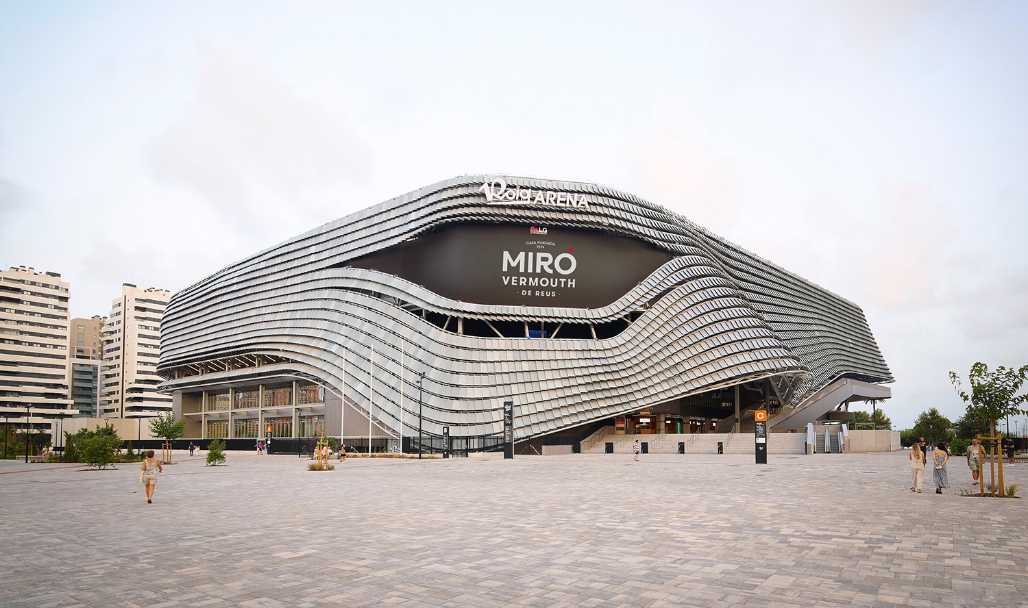 Roig Arena – Miró MaserGrup impulsa el crecimiento de Miró Vermouth y Perucchi con su incorporación como partners oficiales de Roig Arena