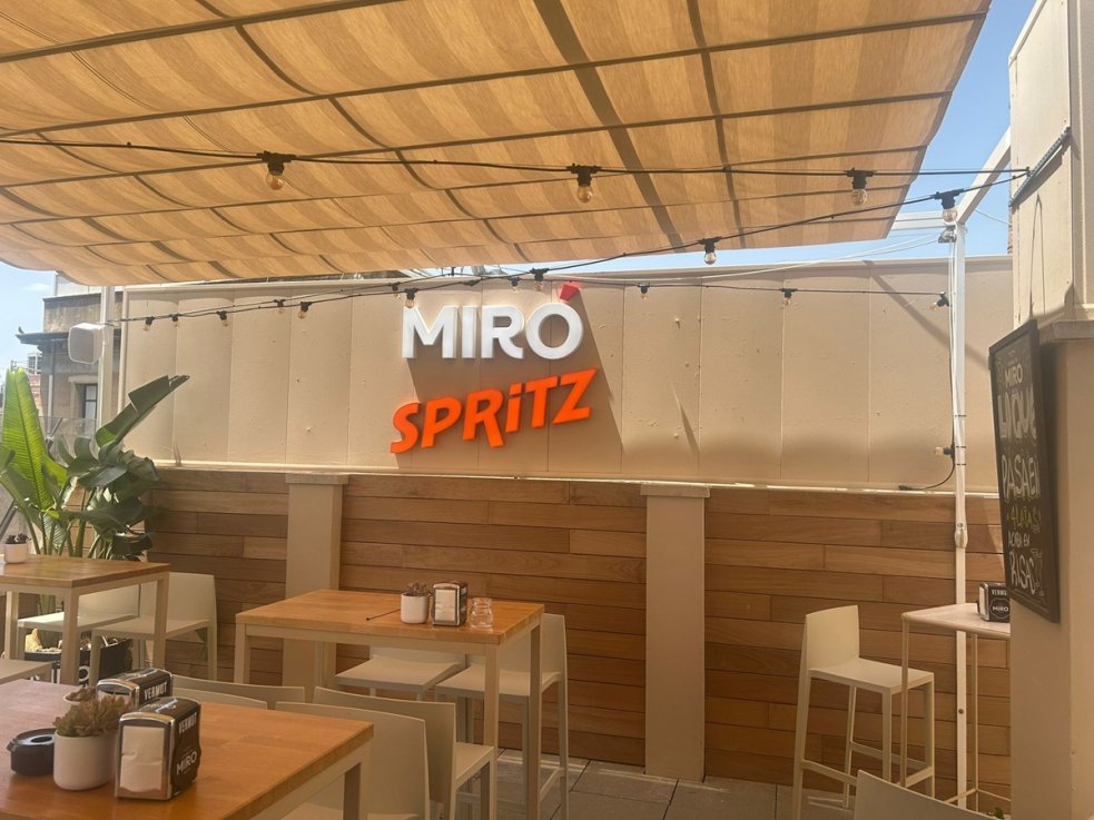 rooftop Miró Spritz